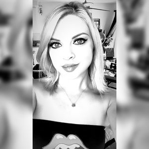 Meet your Posher, Felicia